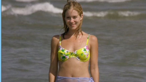 Pic: Christina Applegate in Kiss of Fire