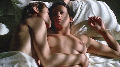 Pic: Asia Argento in New Rose Hotel