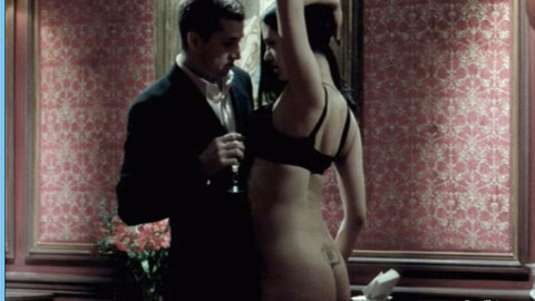 Pic: Asia Argento in Les Morsures de l'aube