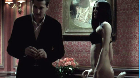 Pic: Asia Argento in Les Morsures de l'aube