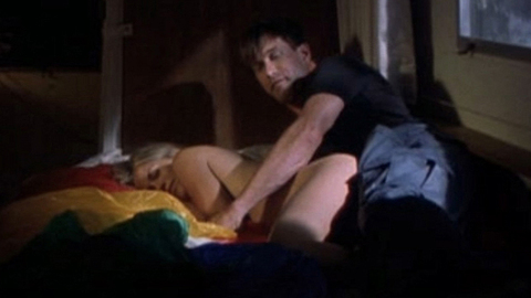 Pic: Maxine Bahns in Cutaway