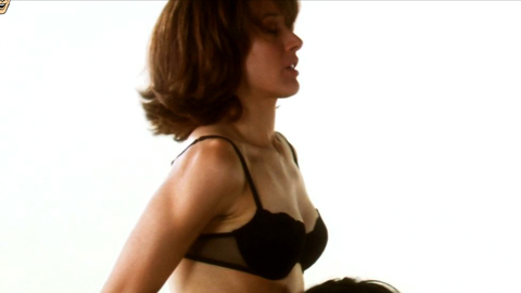 Pic: Jennifer Beals in The L Word (2004-2009)
