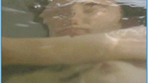 Pic: Emmanuelle B in Strayed