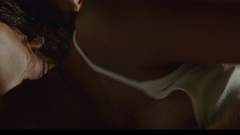 Pic: Halle Berry in Things We Lost in the Fire