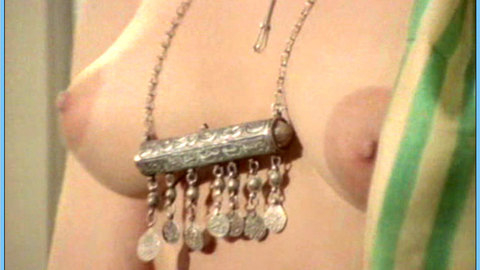 Pic: Martine Beswick in Ultimo tango a Zagarolo