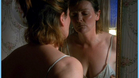 Pic: Brenda Blethyn in Secrets & Lies (1996)