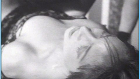 Pic: Corinne Bohrer in Kisses in the Dark