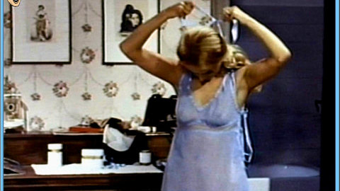 Pic: Barbara Bouchet in Alla ricerca del piacere