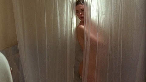 Pic: Lara Flynn Boyle in Threesome