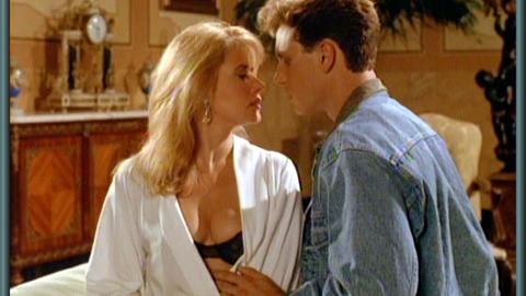 Pic: Lorraine Bracco in Traces of Red