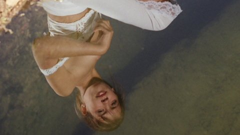 Pic: Phoebe Cates in Paradise