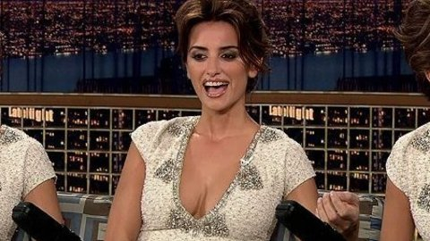 Pic: Penélope Cruz in Late Night with Conan O'Brien (1993)