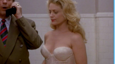 Pic: Beverly D'Angelo in Man Trouble