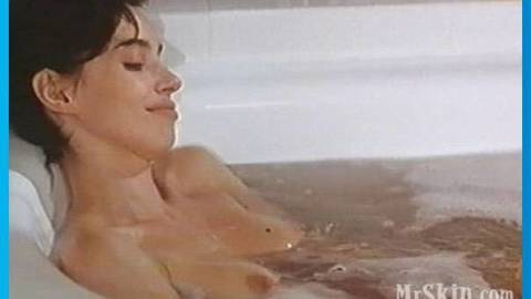 Pic: Béatrice Dalle in À la folie