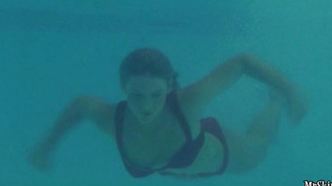 Pic: Claire Danes in Brokedown Palace