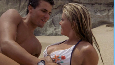 Pic: Nicole Eggert in Baywatch: Hawaiian Wedding
