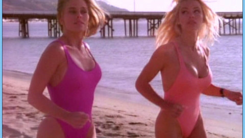 Pic: Nicole Eggert in Baywatch