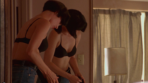 Pic: Michelle Forbes in Kalifornia