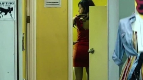 Pic: Gina Gershon in Mall