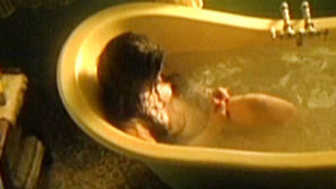 Pic: Joanna Going in How to Make an American Quilt