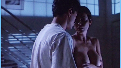 Pic: Elizabeth Gracen in Final Mission