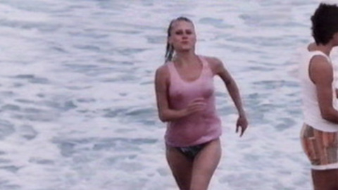 Pic: Andrea Thompson in Hot Splash