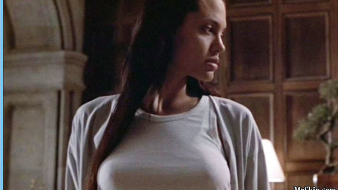 Pic: Angelina Jolie in Lara Croft: Tomb Raider