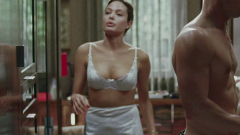 Pic: Angelina Jolie in Mr. & Mrs. Smith