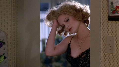 Pic: Jennifer Jason Leigh in Grandview, U.S.A.