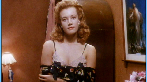 Pic: Emily Lloyd in Chicago Joe and the Showgirl