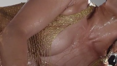 Pic: Jennifer Lopez in Booty