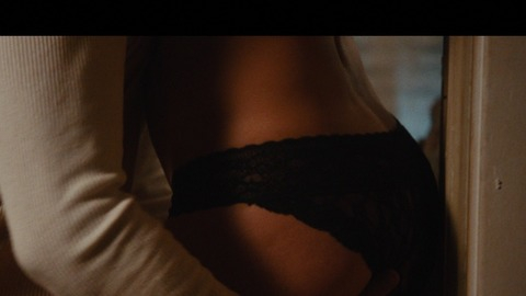 Pic: Jennifer Lopez in The Boy Next Door