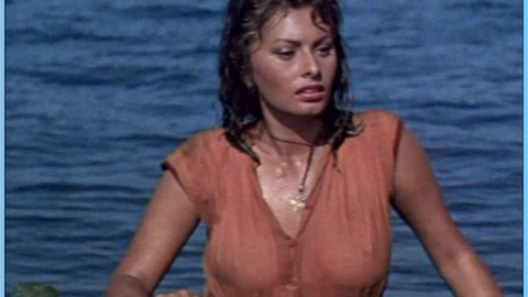 Pic: Sophia Loren in Boy on a Dolphin