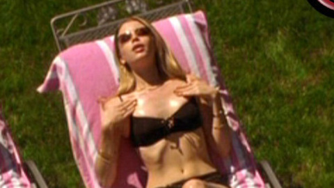 Pic: Natasha Lyonne in Plan B