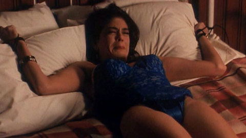 Pic: Teri Hatcher in Tales from the Crypt