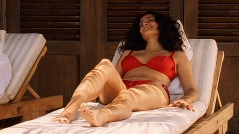 Pic: Salma Hayek in After the Sunset
