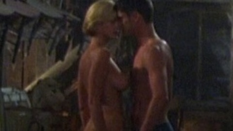 Pic: Natasha Henstridge in Species II