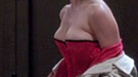 Pic: Jennifer Love-Hewitt in The Truth About Love