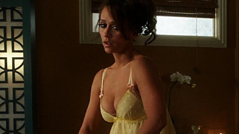 Pic: Jennifer Love-Hewitt in The Client List
