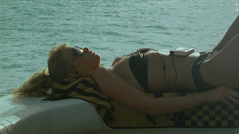 Pic: Lauren Holly in Band of the Hand