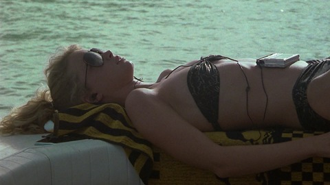 Pic: Lauren Holly in Band of the Hand