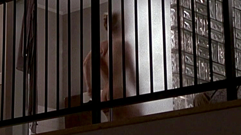 Pic: Helen Hunt in Dr. T & the Women