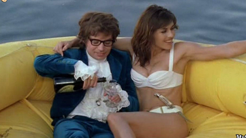 Pic: Elizabeth Hurley in Austin Powers: International Man of Mystery