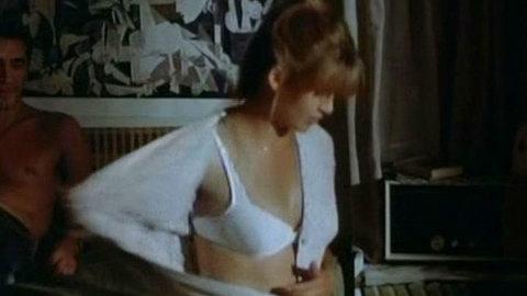 Pic: Sophie Marceau in Pour Sacha (1991)