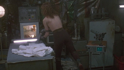 Pic: Dina Meyer in Johnny Mnemonic