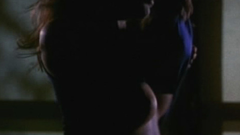 Pic: Alyssa Milano in Hugo Pool