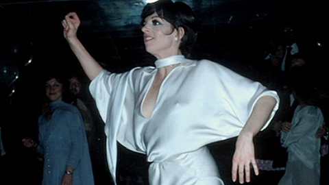 Pic: Liza Minnelli in Smash His Camera