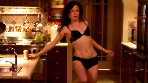 Pic: Mary-Louise Parker in Weeds