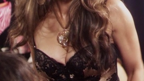 Pic: Nia Peeples in Lap Dance