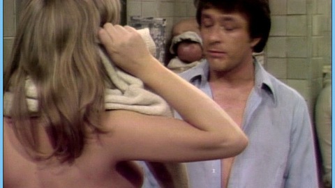 Pic: Valerie Perrine in Steambath